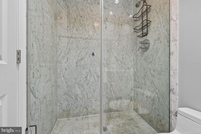 Building Photo - 3291 Sutton Pl NW