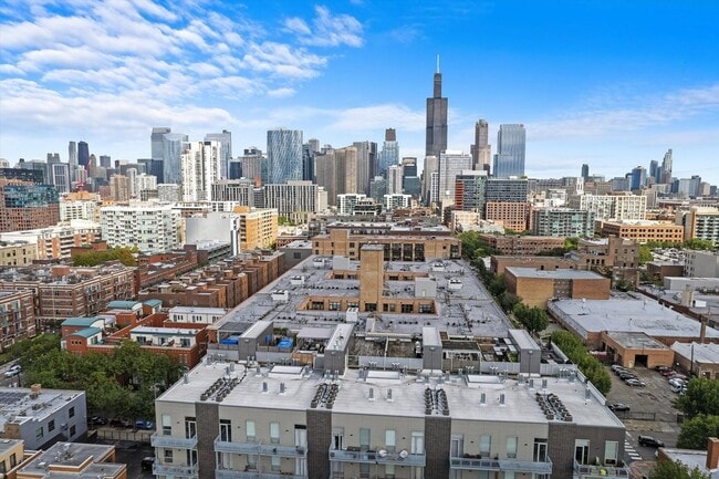 Building Photo - 128 S Aberdeen St