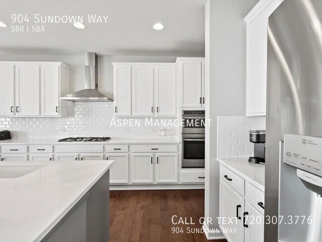 Building Photo - 904 Sundown Way