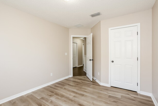 Building Photo - 2831 Taylor Hill Dr
