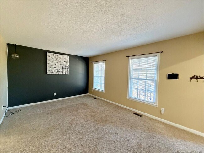 Building Photo - 4946 Pinewood Dr