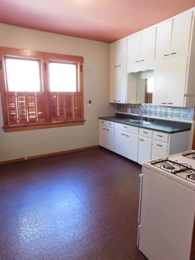 Building Photo - 540 S 9th St