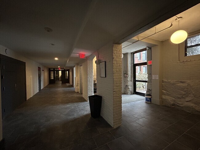 Building Photo - 28 Adams St