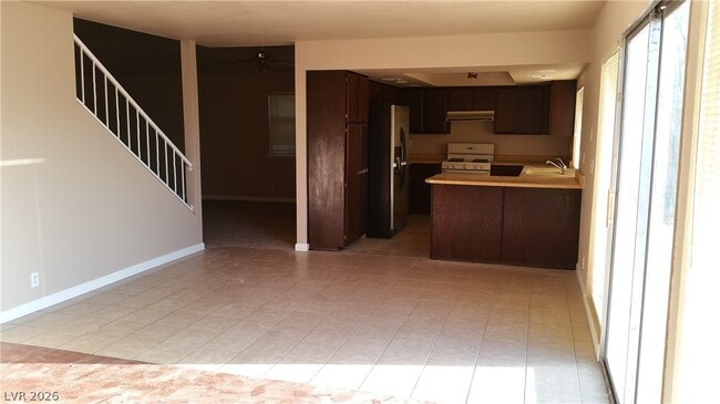 Building Photo - 1745 Mt Hood St