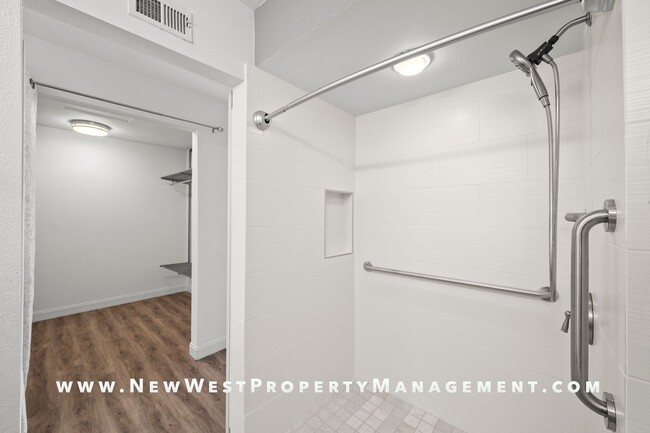 Building Photo - Beautifully upgraded Point Loma 2-bedroom ...