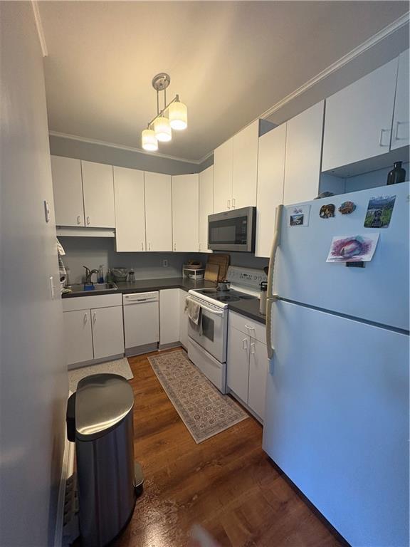 Building Photo - 438 Wolcott Ave