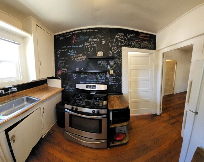 Building Photo - Jeffrey and Foothill Properties