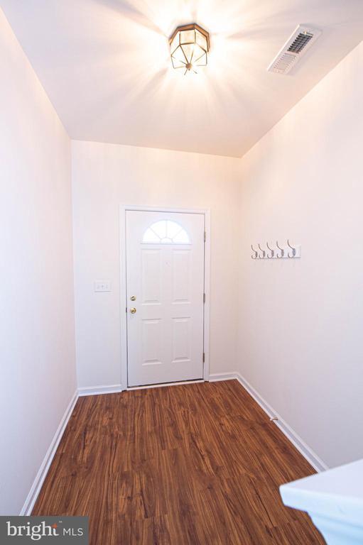 Building Photo - 420 Parkview Ct