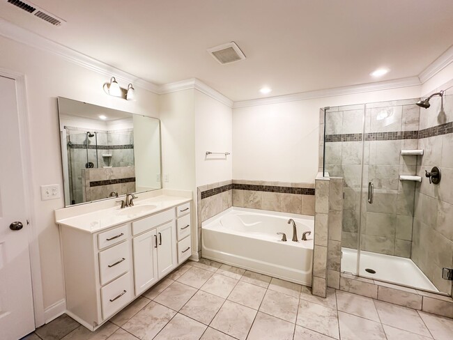 Building Photo - Radiant Townhouse located in Raleigh