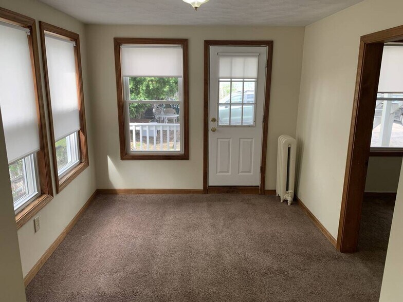 Building Photo - 96 Nichols Ave