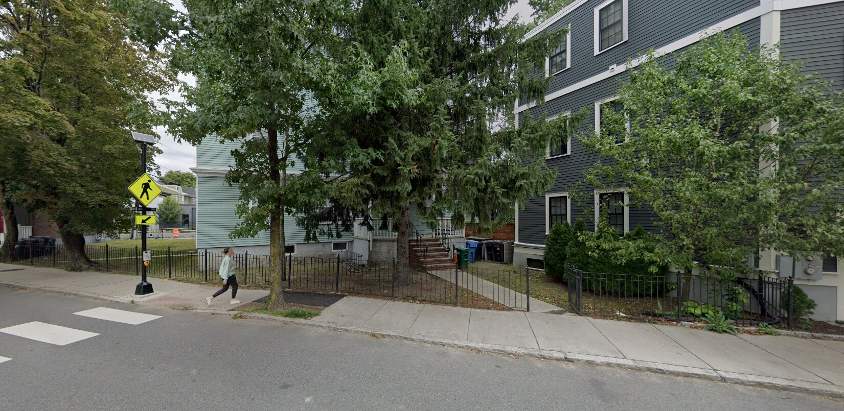 Building Photo - 344 Putnam Ave