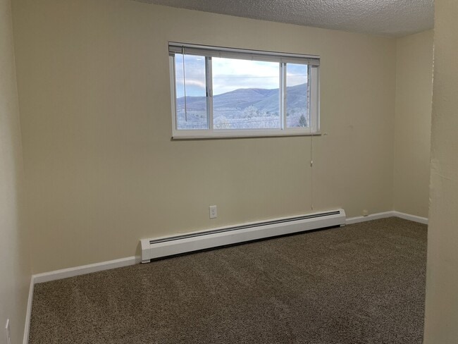 Building Photo - 18208 W 3rd Pl, Apt 1