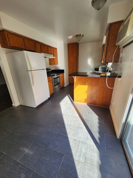 Building Photo - 4911 Laurel Canyon Blvd