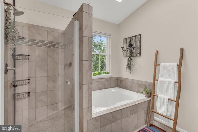 Building Photo - 2152 Millhaven Dr