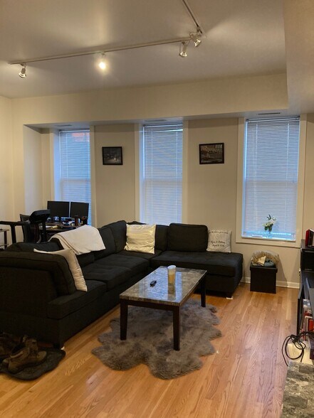 Building Photo - 1735 W Crystal St