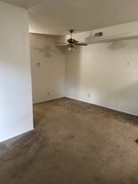 Building Photo - 32 Woodglen Apartment