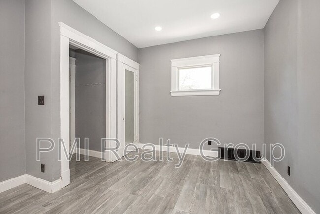 Building Photo - 12203 Castlewood Ave