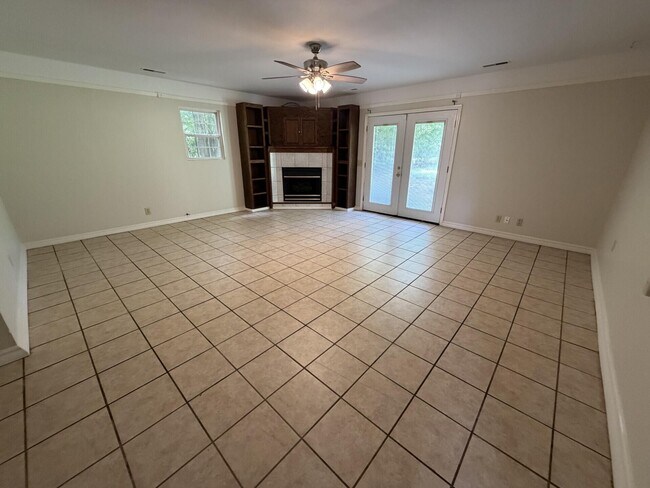 Building Photo - 5830 Lost Creek Dr