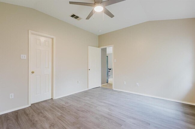 Building Photo - 1409 Molson Lake Dr
