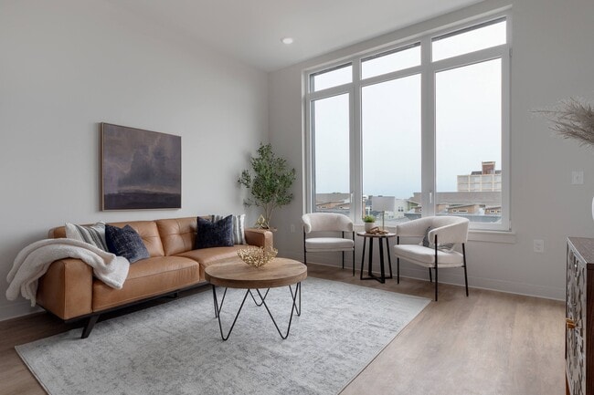 Building Photo - Breakwater Lofts