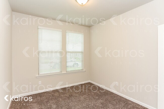 Building Photo - 6431 Tiger Pointe Dr.