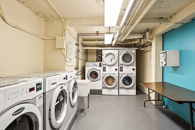 Building Photo - 35-30 73rd St