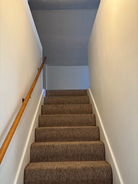 Building Photo - 212 Miller Ave