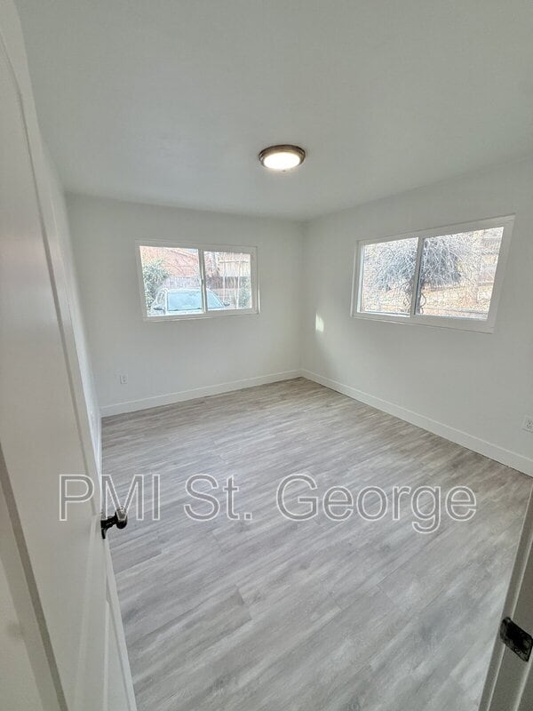 Building Photo - 288 W Diagonal