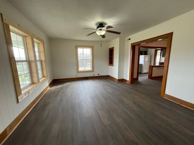Building Photo - 555 Hopewell Rd
