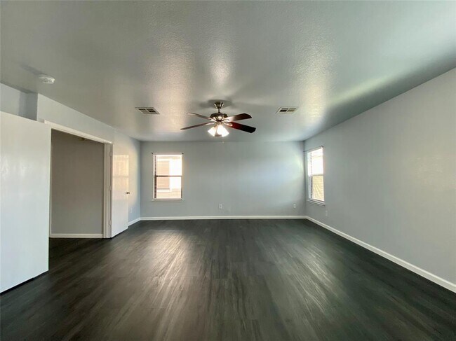 Building Photo - 13205 Sea Biscuit Dr