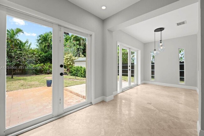 Building Photo - 11222 NE 9th Ave