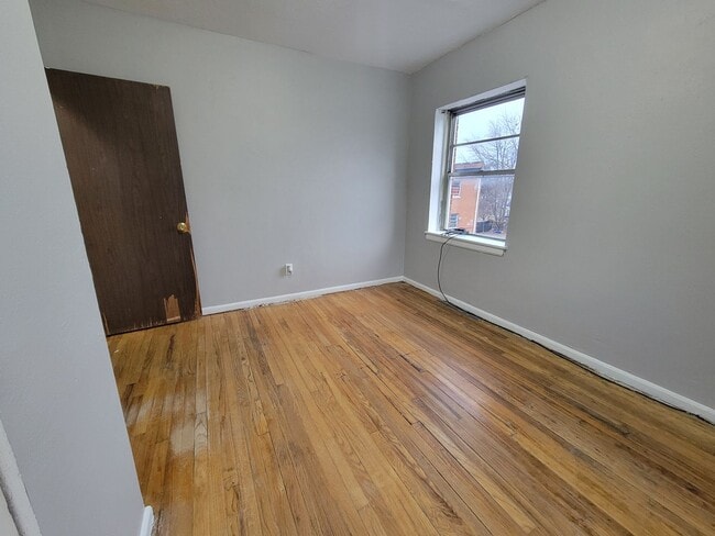 Building Photo - 1 bed apartment