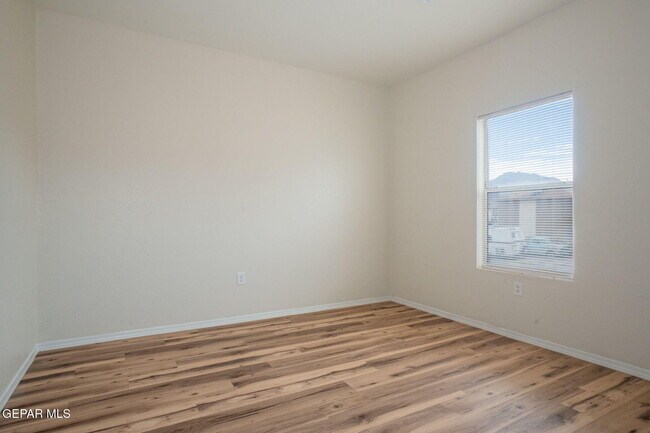 Building Photo - 5030 Fairbanks Dr