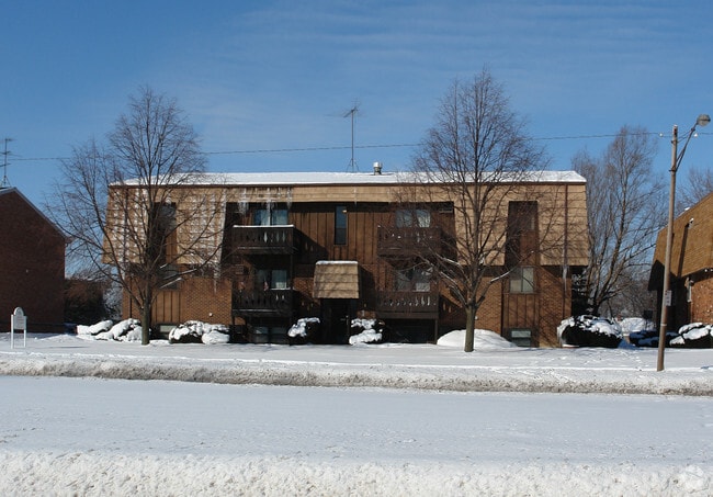 Building Photo - 1052 Tower Blvd