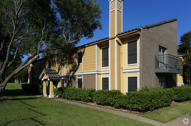 Building Photo - Point South and Bridgehollow