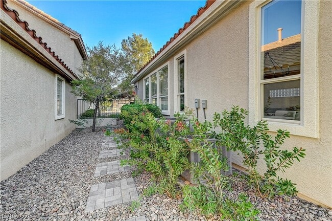 Building Photo - 1317 Fox Acres Dr