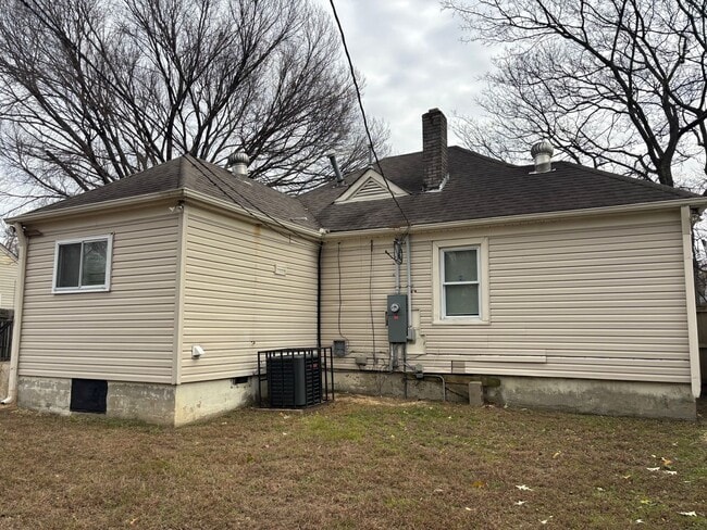 Building Photo - 837 Homer St