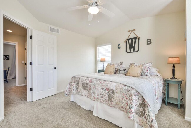 Building Photo - 2 Bedroom 2 Bath home in Observatory Village