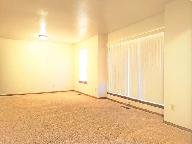 Building Photo - 301 S Ranchwood Manor Dr