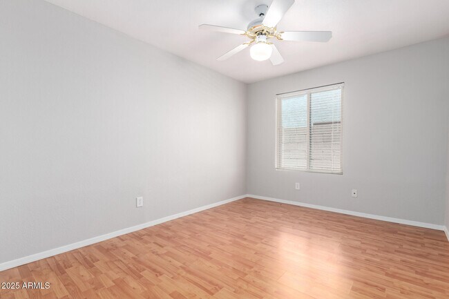 Building Photo - 538 W Silver Creek Rd