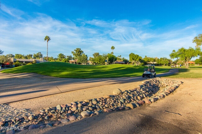 Building Photo - 8406 E Calle Buena Vista