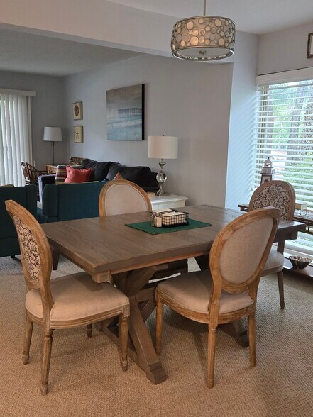 Dining area - 1 Tanglewood Dr