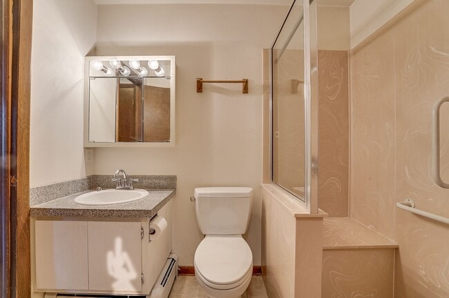 Building Photo - Locust312 (CW-KS)