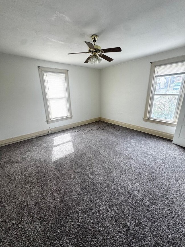 Building Photo - 1101 Fredonia St