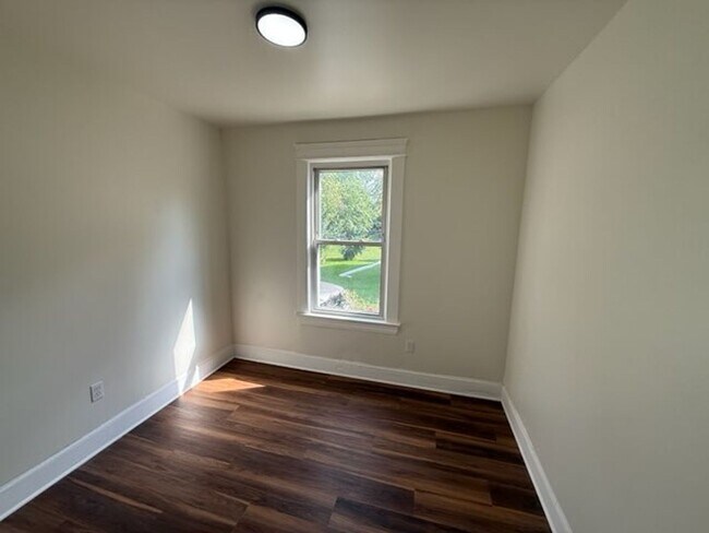 Building Photo - 3721 E 50th St