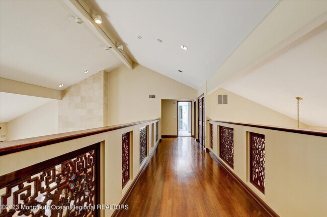 Building Photo - 84 Wickapecko Dr