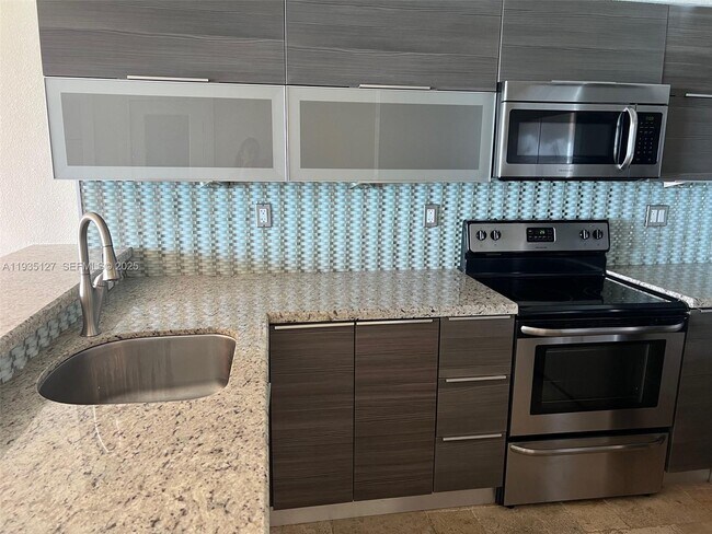 Building Photo - 2501 S Ocean Dr