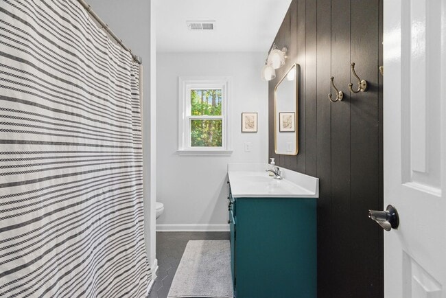 Building Photo - 216 Tiger Run