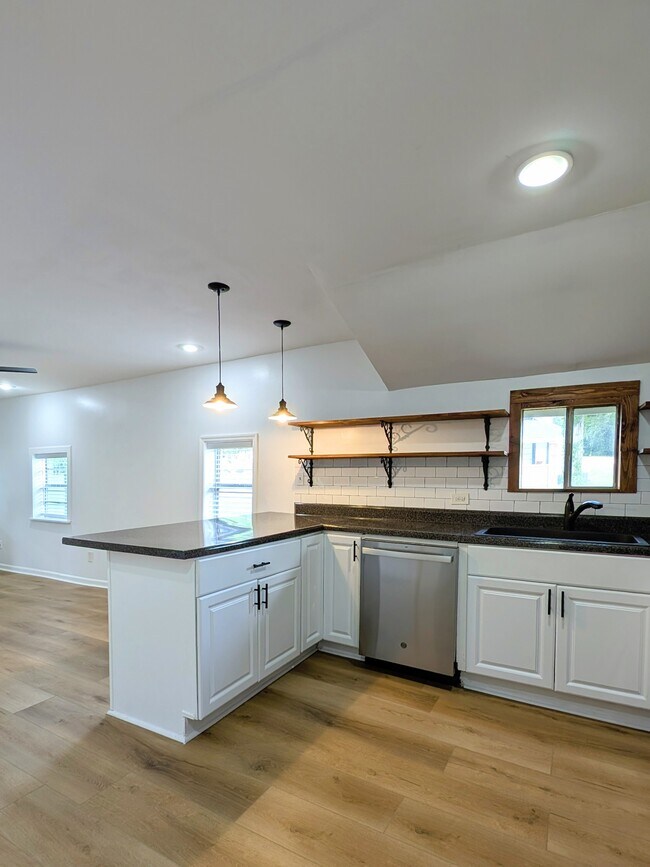 Building Photo - 520 48th St S