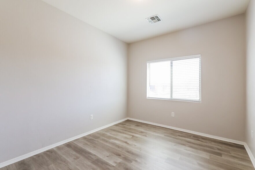 Building Photo - 485 E Placita Fanega